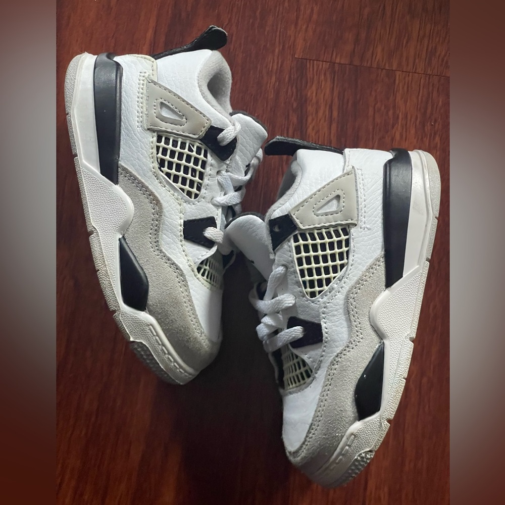 🛑 SOLD🛑 Toddler Military Black Jordan 4s
